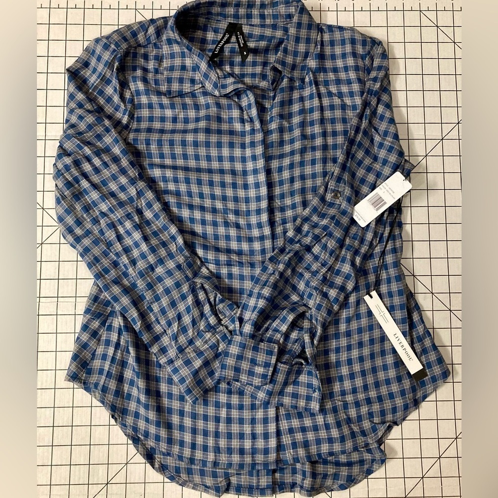 NWT Liverpool Women’s Size Small Blue/Grey Button Down Shirt